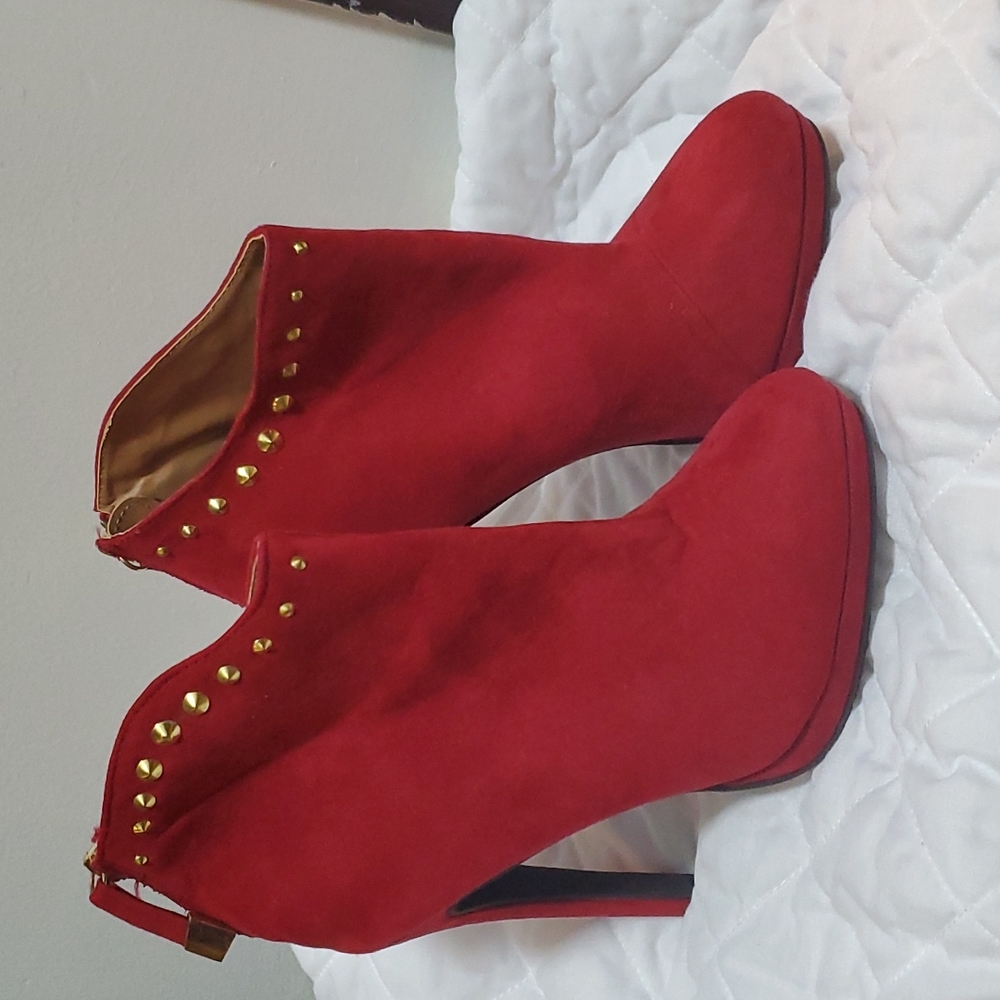 High heel booties